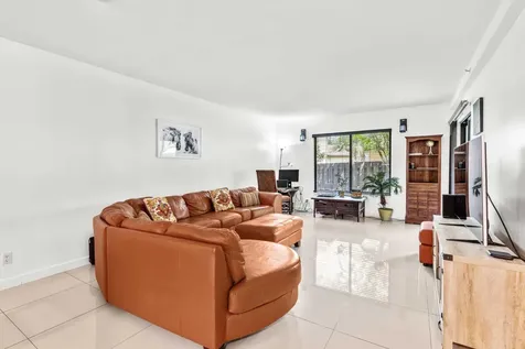 1665 Cabot Lane Wellington FL 33414