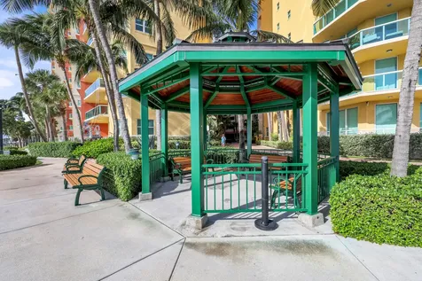 2640 Lake Shore Drive Riviera Beach FL 33404