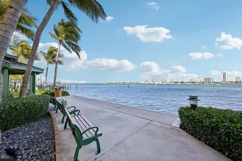 2640 Lake Shore Drive Riviera Beach FL 33404