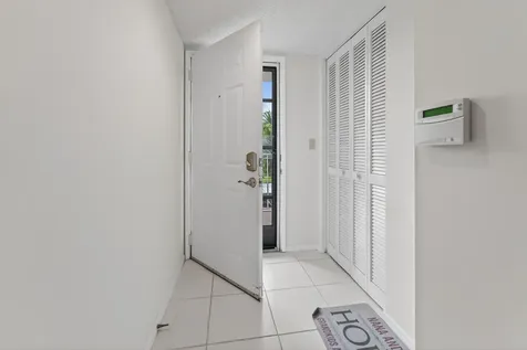 6269 Pointe Regal Circle Delray Beach FL 33484