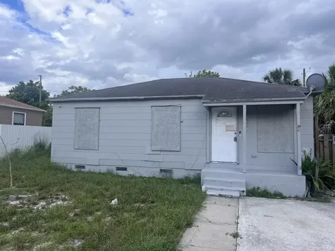 956 43rd Street West Palm Beach FL 33407