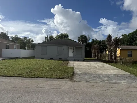 956 43rd Street West Palm Beach FL 33407