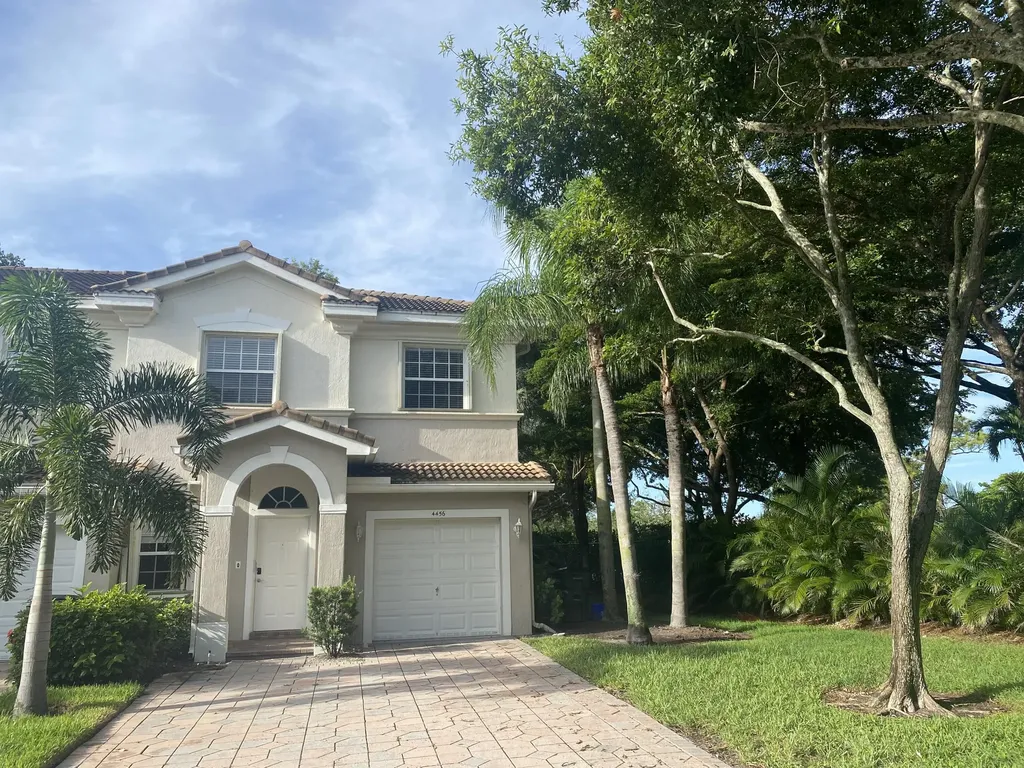 4456 Regal Court Delray Beach FL 33445