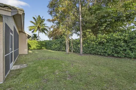 146 Fernwood Crescent Royal Palm Beach FL 33411