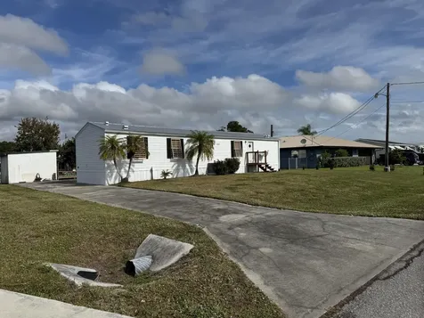 2305 Se 31st Street Okeechobee FL 34974