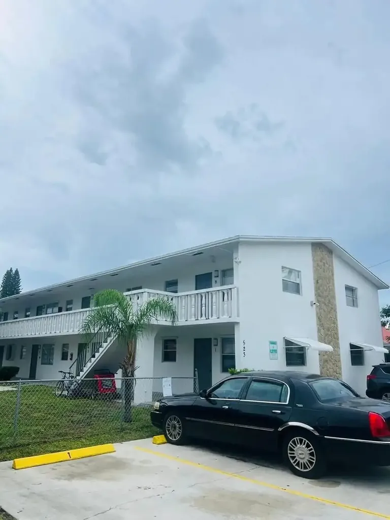 523 S K Street Lake Worth Beach FL 33460
