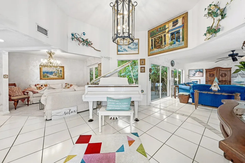 800 Lagoon Lane Lantana FL 33462