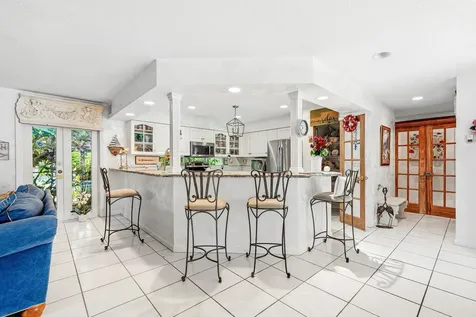 800 Lagoon Lane Lantana FL 33462