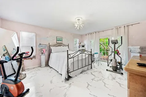 800 Lagoon Lane Lantana FL 33462