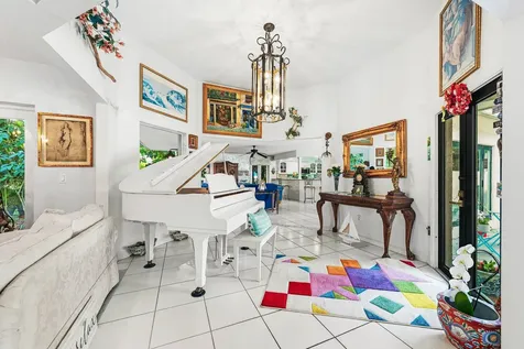 800 Lagoon Lane Lantana FL 33462