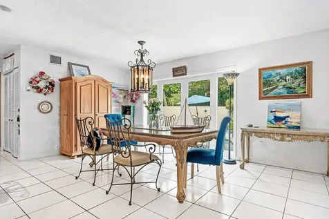 800 Lagoon Lane Lantana FL 33462