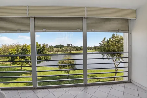 3044 Lincoln Boca Raton FL 33434