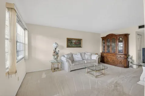 3044 Lincoln Boca Raton FL 33434