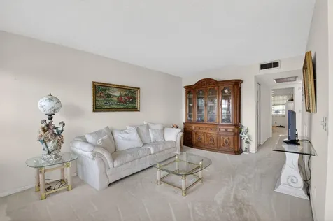 3044 Lincoln Boca Raton FL 33434