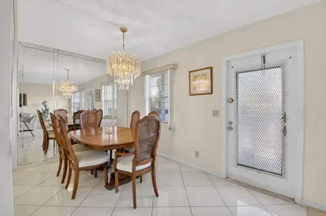 3044 Lincoln Boca Raton FL 33434