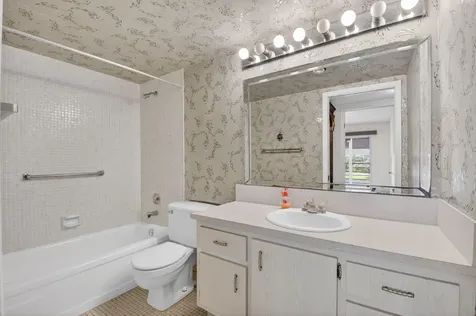 3044 Lincoln Boca Raton FL 33434