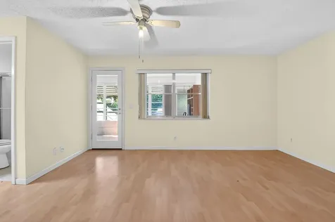 7293 W Oakridge Circle Lake Worth FL 33462