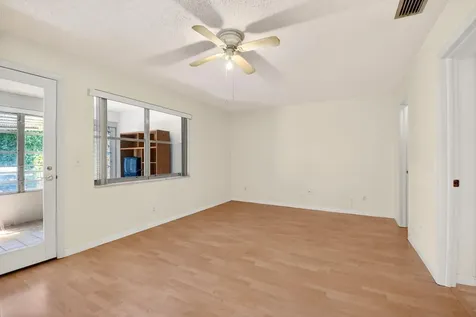 7293 W Oakridge Circle Lake Worth FL 33462