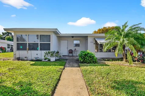 7293 W Oakridge Circle Lake Worth FL 33462