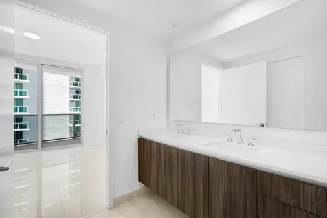 488 NE 18th Street Miami FL 33132