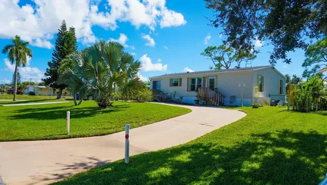 7030 SE Ridgeway Terrace Hobe Sound FL 33455