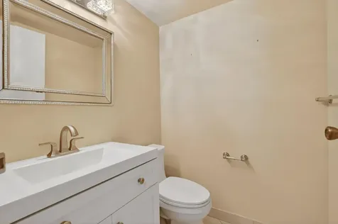 258 Monaco F Delray Beach FL 33446