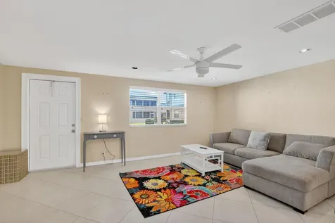 258 Monaco F Delray Beach FL 33446
