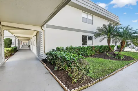 258 Monaco F Delray Beach FL 33446