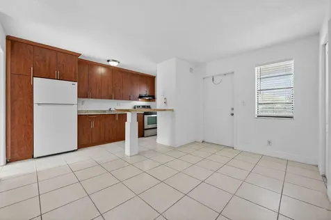 4081 N Dixie Highway Oakland Park FL 33334