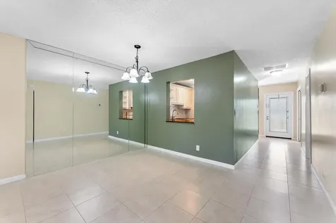 5321 Poppy Place Delray Beach FL 33484