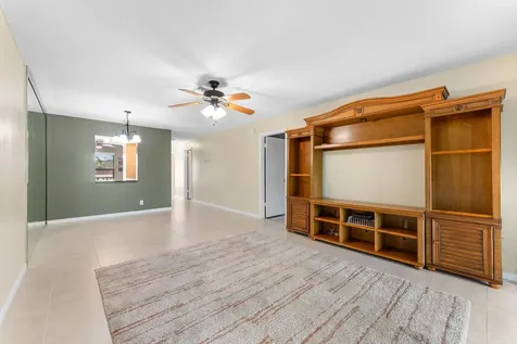 5321 Poppy Place Delray Beach FL 33484