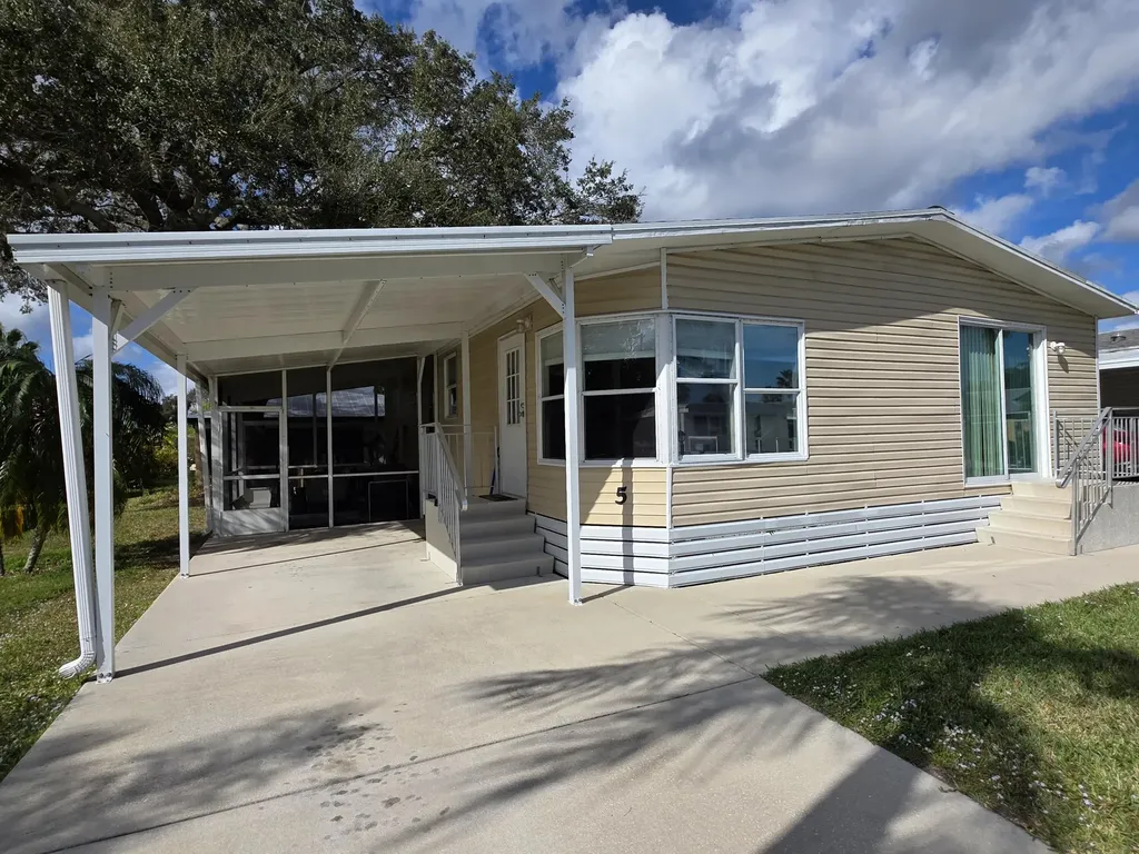 5 Hermosa Lane Port Saint Lucie FL 34952