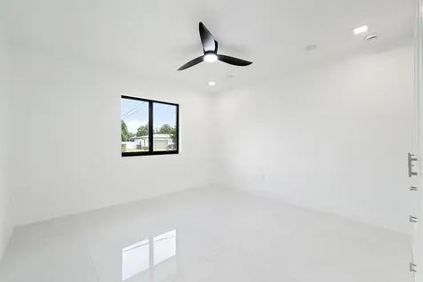 7523 Pine Tree Lane Lake Clarke Shores FL 33406