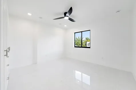 7523 Pine Tree Lane Lake Clarke Shores FL 33406