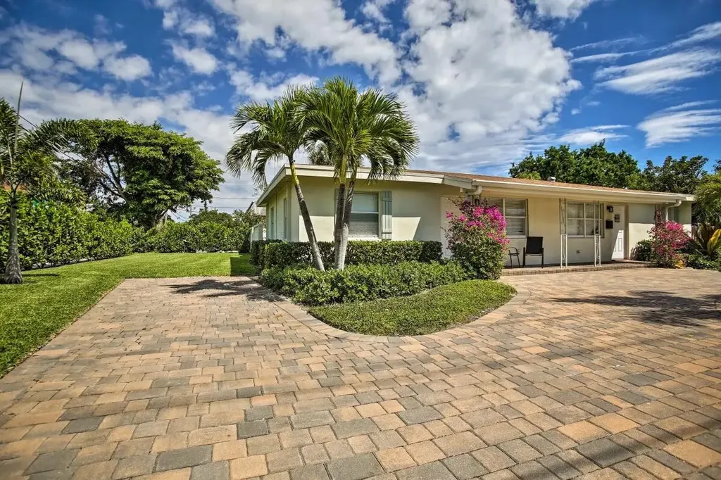 201 George Bush Boulevard Delray Beach FL 33444