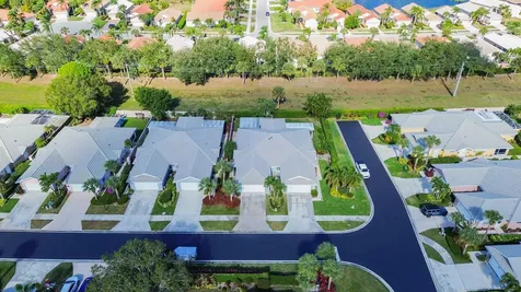 1230 Nw Bentley Circle Port Saint Lucie FL 34986