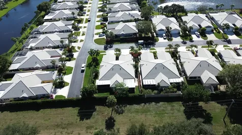 1230 Nw Bentley Circle Port Saint Lucie FL 34986