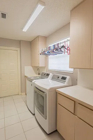 1230 Nw Bentley Circle Port Saint Lucie FL 34986
