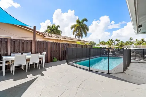 2200 Se 9th Street Pompano Beach FL 33062