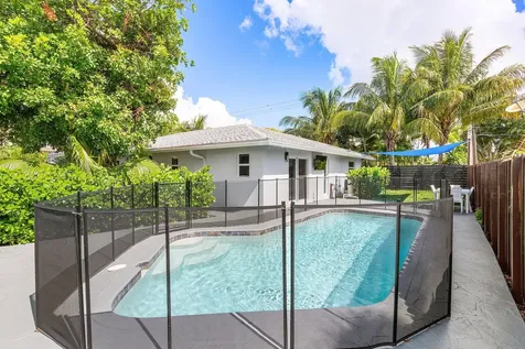 2200 Se 9th Street Pompano Beach FL 33062