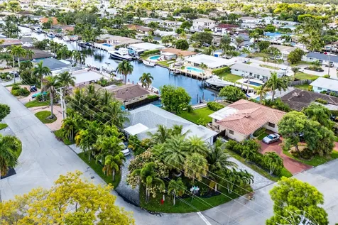 2200 Se 9th Street Pompano Beach FL 33062
