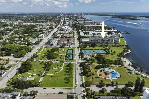 801 Lake Shore Drive Lake Park FL 33403