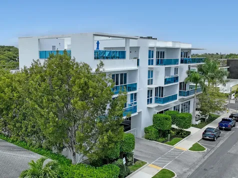 1 S Palmway Lake Worth Beach FL 33460