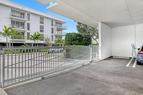 1 S Palmway Lake Worth Beach FL 33460
