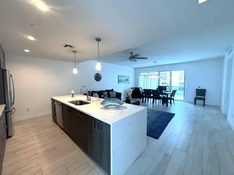 1 S Palmway Lake Worth Beach FL 33460