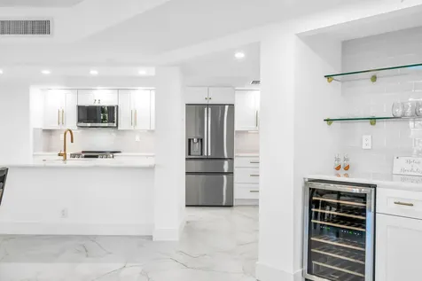 100 Se 5th Avenue Boca Raton FL 33432