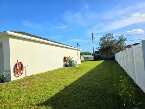 2772 Se Garfield Avenue Port Saint Lucie FL 34952