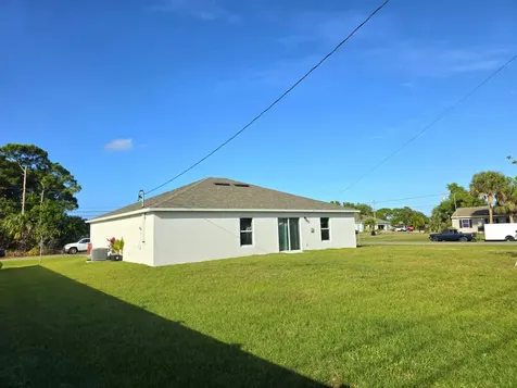2772 Se Garfield Avenue Port Saint Lucie FL 34952