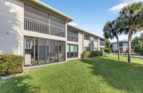 18 Westgate Lane Boynton Beach FL 33436