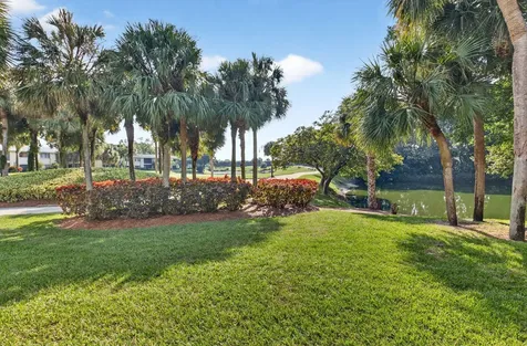 18 Westgate Lane Boynton Beach FL 33436